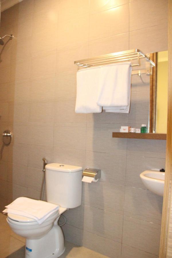 Front One Cabin Malioboro Jogja Yogyakarta Extérieur photo