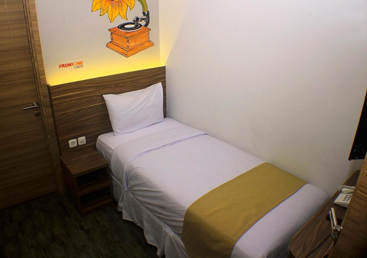 Front One Cabin Malioboro Jogja Yogyakarta Extérieur photo